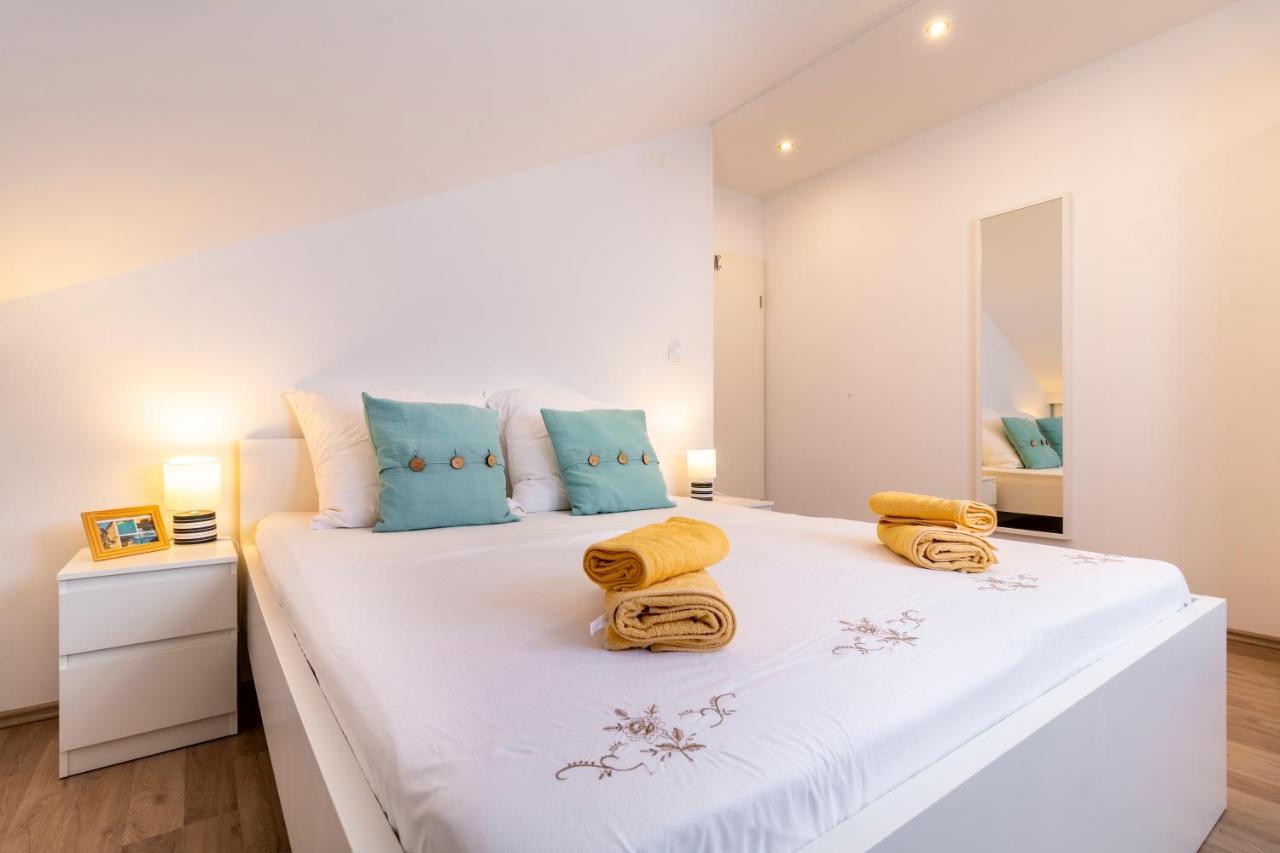 Apartments Lacaleta สปลิท ภายนอก รูปภาพ