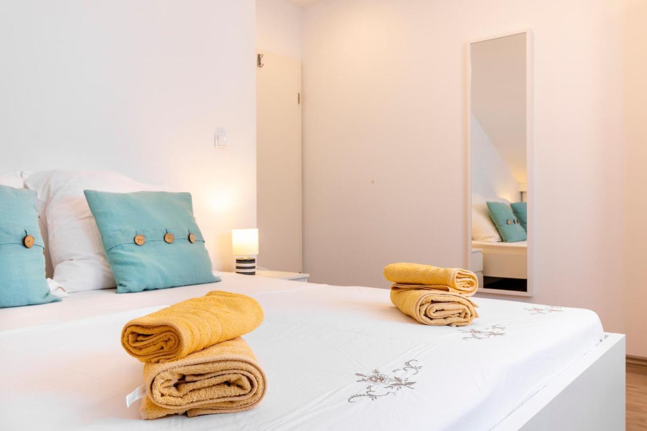 Apartments Lacaleta สปลิท ภายนอก รูปภาพ