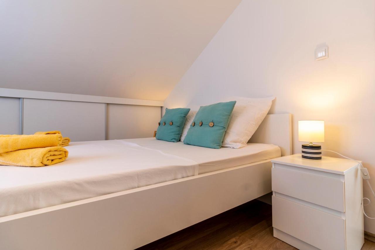 Apartments Lacaleta สปลิท ภายนอก รูปภาพ