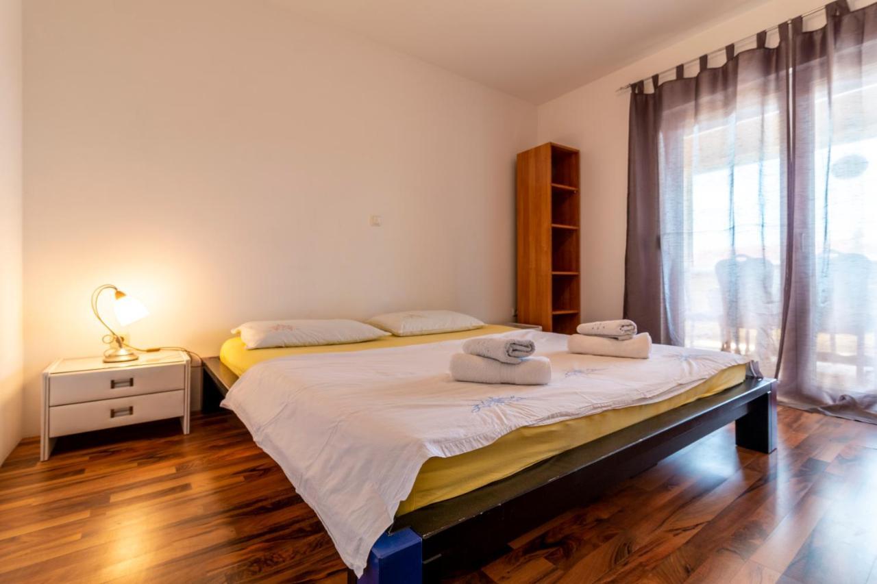 Apartments Lacaleta สปลิท ภายนอก รูปภาพ