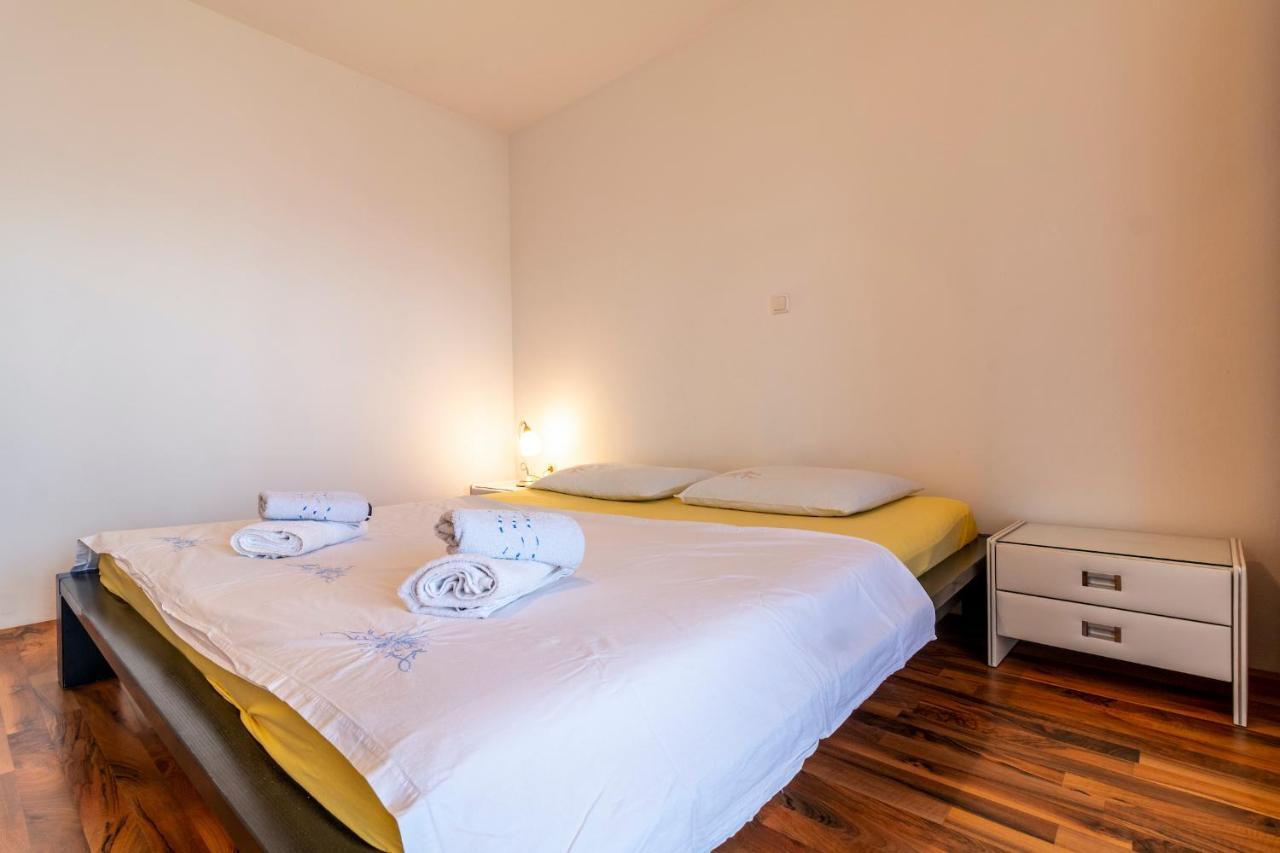 Apartments Lacaleta สปลิท ภายนอก รูปภาพ